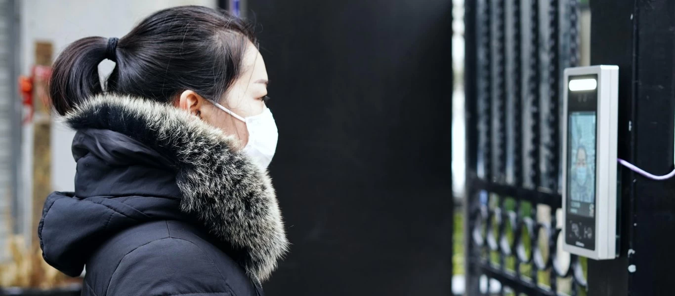 Έρχεται και το σκανάρισμα προσώπου! - Times: «Απαραίτητο για τους Βρετανούς για να μπουν σε παμπ και συναυλίες»